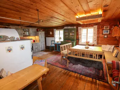 gemütlich Wohnküche mit viel Platz