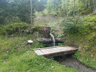 Wasser direkt vor der Hütte