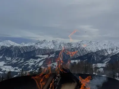 Feuerschale vor der Hütte
