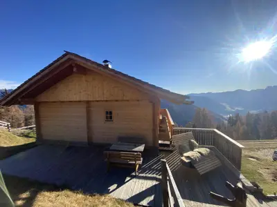 Hütte mit großer Terrasse