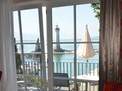 Juniorsuite mit Terrasse und Seeblick