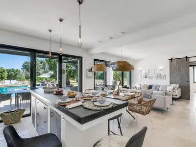 Küche und Essbereich