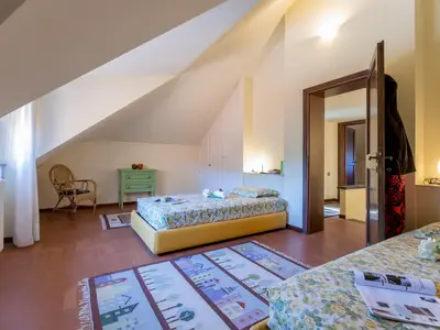 Schlafzimmer mit 2 Einzelbetten
