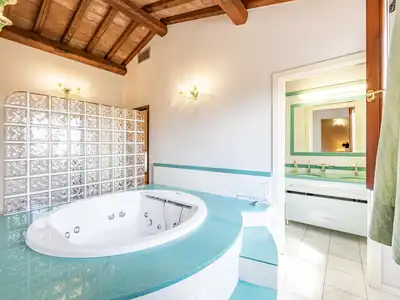Jacuzzi