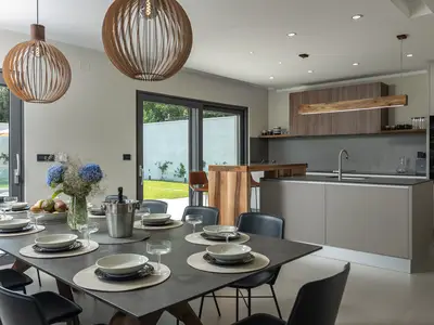 Küche und Essbereich