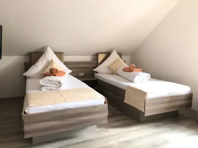 Mehrbettzimmer für 3 Personen in Adorf 8/10