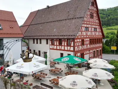 Krone Lautlingen Aussenansicht mit Biergarten