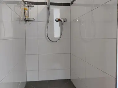 Doppelzimmer Nr. 1 mit Dusche/WC, TV und Balkon