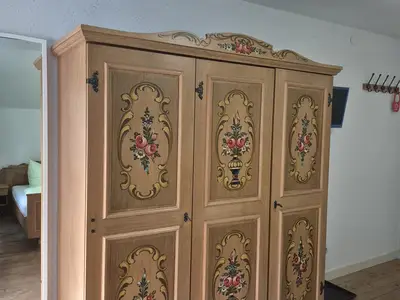 Kleiderschrank