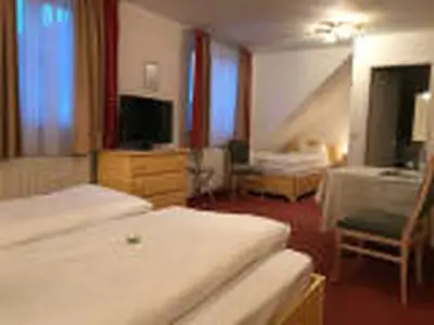 Mehrbettzimmer für 3 Personen in Bad Urach 9/9