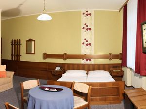 23310757-Mehrbettzimmer-3-Baden (bei Wien)-300x225-1