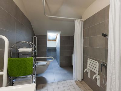 Premium-Barrierefreies Zimmer für 3 Personen - Badezimmer