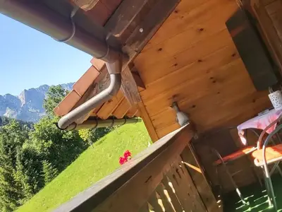 Balkon mit Untersberg- Blick