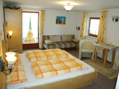 Laroshäusl Zimmer mit Schlafsofa