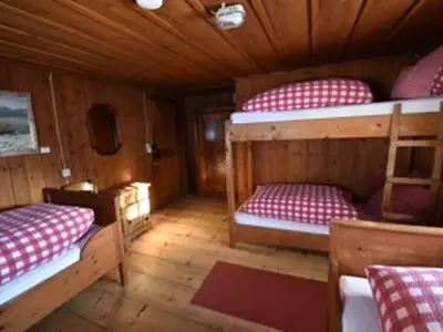 Vier Bett Zimmer