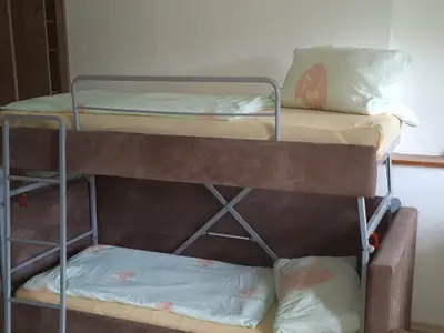 Kinder bis 14 Jahre schlafen gern im Stockbett