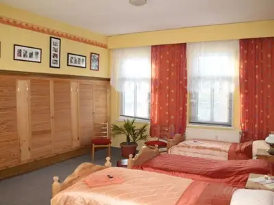 Mehrbettzimmer für 4 Personen (32 m²) in Burg Stargard 9/10