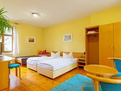 Mehrbettzimmer für 3 Personen (15 m²) in Cottbus 9/10
