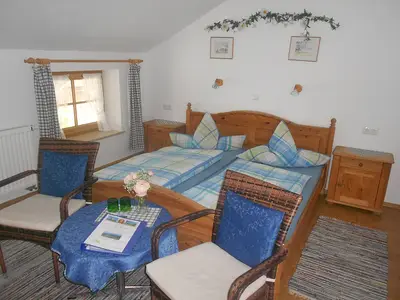 Mehrbettzimmer mit Zustellbett