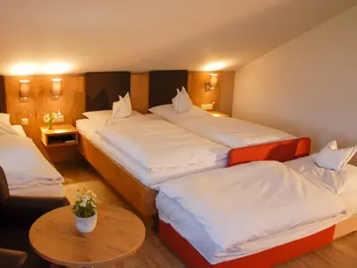 Dreibett/Vierbettzimmer