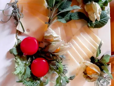 Regionales Frühstück vom Buffet