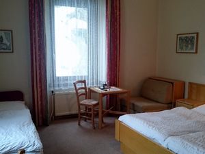 23310864-Mehrbettzimmer-3-Göstling an der Ybbs-300x225-3