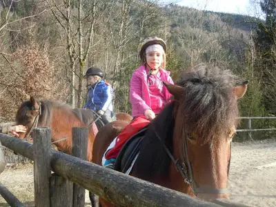 Reiten beim Nachbarn