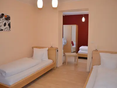 Mehrbettzimmer für 3 Personen in Gramatneusiedl 2/4