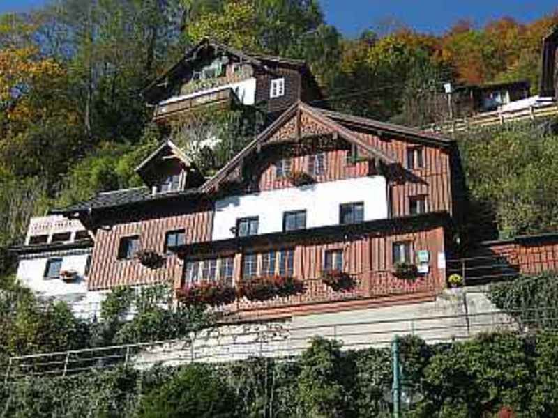 Haus Gummerer in Hallstatt am Oberen Weg mit Blick zum Hallstättersee