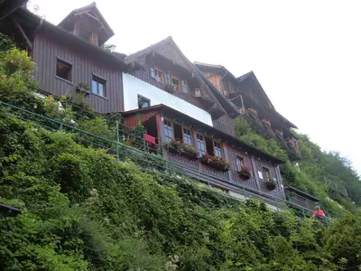 Haus Gummerer in Hallstatt am Oberen Weg mit Blick zum Hallstättersee