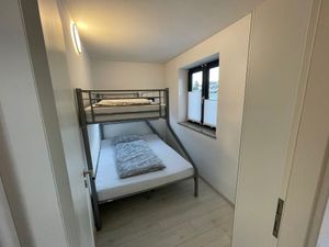 23346799-Mehrbettzimmer-30-Immenstadt-300x225-5