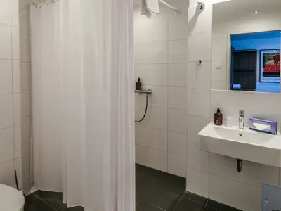 Barrierefreies Doppelzimmer - Badezimmer