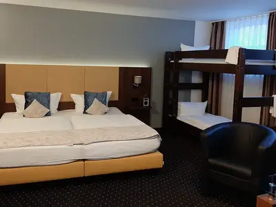 Mehrbettzimmer für 4 Personen in Langenau 2/3