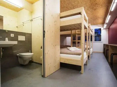 Mehrbettzimmer für 6 Personen (25 m²) in Lantsch/Lenz 9/10