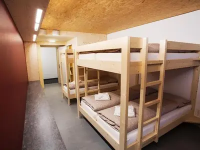 Mehrbettzimmer für 6 Personen (25 m²) in Lantsch/Lenz 10/10