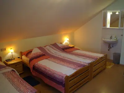Fichtenzimmer mit 3 - 4 Einzelbetten