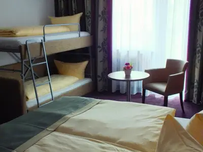 Mehrbettzimmer für 4 Personen in Meckenbeuren 9/10