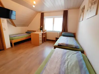Mehrbettzimmer für 3 Personen (20 m²) in Meckenbeuren 5/10