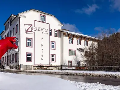 Pension Zuser im Winter