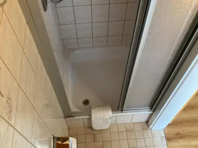 INSIDE, BATHROOM