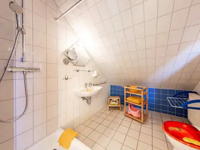 Mansardenzimmer mit Dachterrasse, Dusche & WC
