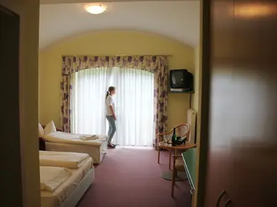 Doppelzimmer mit Zustellbett