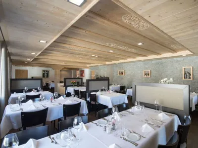 Mehrbettzimmer für 5 Personen in Obersaxen Meierhof 2/9