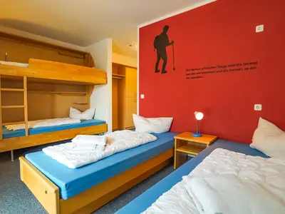 Stockbett + 2 Einzelbetten