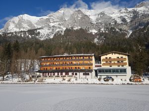 23307954-Mehrbettzimmer-4-Ramsau-300x225-2