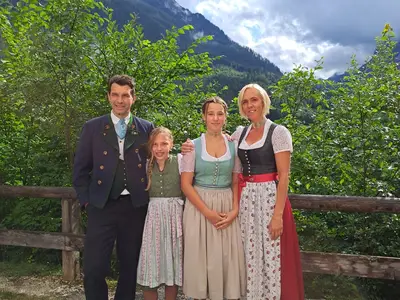 Christa & Peter mit Lena und Anna