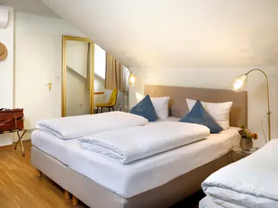 Mehrbettzimmer für 4 Personen in Regensburg 2/3