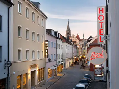 Mehrbettzimmer für 3 Personen in Regensburg 1/2