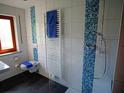 Dreibettzimmer Scheues Reh Tageslichtbad