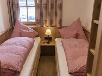 Mehrbettzimmer für 4 Personen in Reit im Winkl 2/5